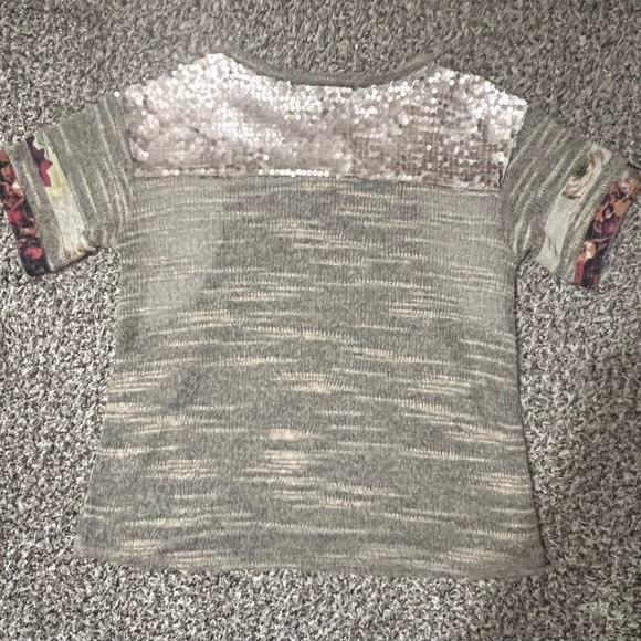 GIMMICKS BY BKE Sequin top - Picture 2 of 3